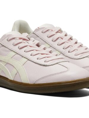 Tiger's in a lilac