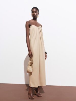 The neckline!!!