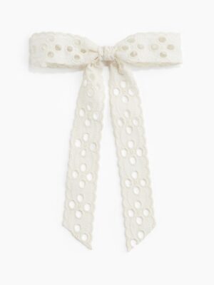 Eyelet hair clip