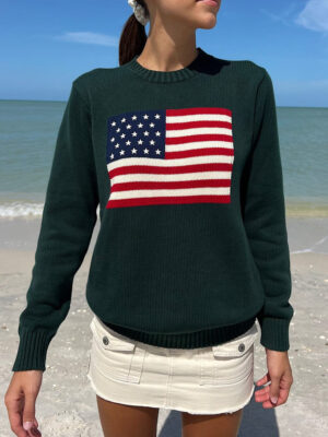 LOVE this green option in a sea of navy and white