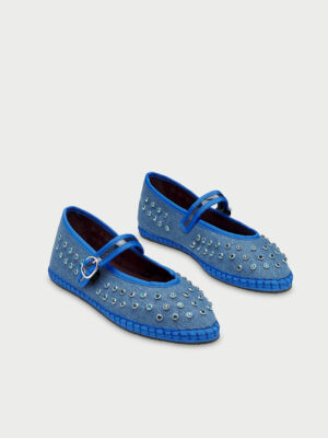 Mae Soshi - this brand is one of my most worn shoe brands (comfort and a little "different" and not seen everywhere. I SIZE UP A FULL SIZE.