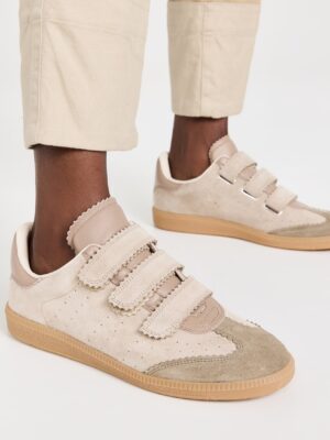 another good, clean timeless tennis shoe