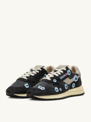 hopefully instock embroidered kicks