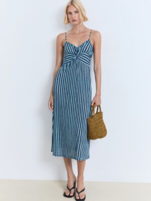 This dress = instand outfit. The stripes do the talking so you don't have to.