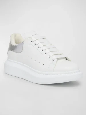great neutral tennis shoe - I see them in the Europe more than I do the U.S.
