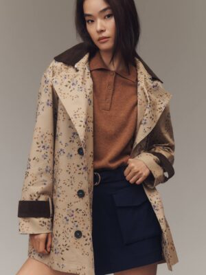 A chic and versatile trench that adds effortless sophistication to both casual and dressed-up looks.