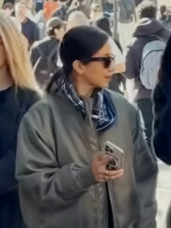 Spring is crazy and to be honest i identify with her Morning frost becomes afternoon heat and every outfit you plan at 7 a M Betrays you by noon Spring outfits require layers as cliche as it sounds Silk scarves solve this spring outfit problem not as winter leftovers but as lightweight spring outfit tools that