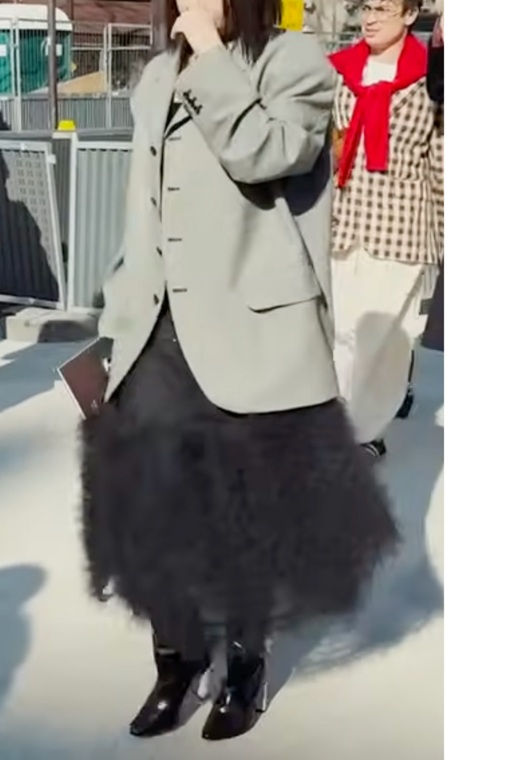 If how to dress better has felt like a vague expensive project try a simpler truth tension creates style Without contrastmixing structured with soft masculine with feminine fancy with casualoutfits go flat because everything is telling the same story A roomy blazer over a frothy black skirt instantly reads styled even with minimal accessories Youre