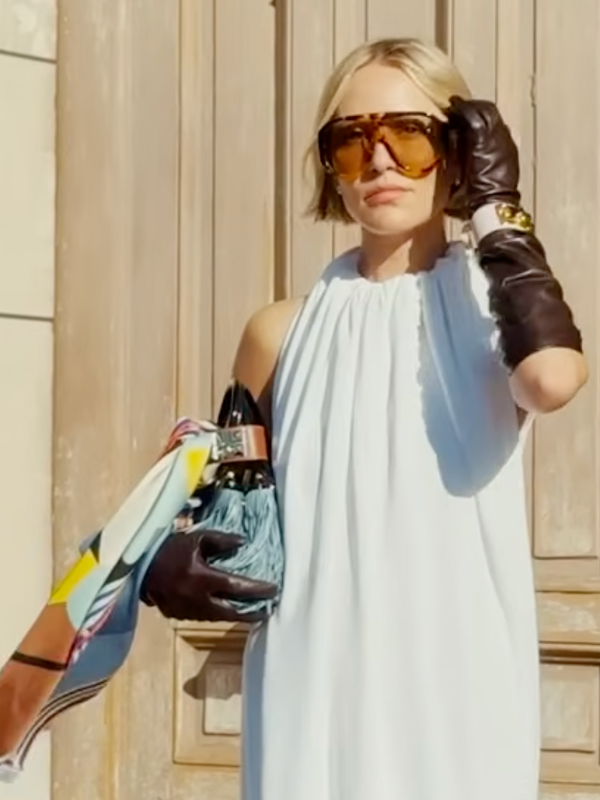 Spring is crazy and to be honest i identify with her Morning frost becomes afternoon heat and every outfit you plan at 7 a M Betrays you by noon Spring outfits require layers as cliche as it sounds Silk scarves solve this spring outfit problem not as winter leftovers but as lightweight spring outfit tools that