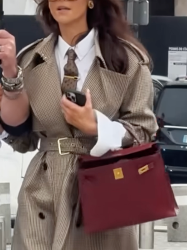 When does a neutral outfit look better with a bright bag Your outfit is fine Its not bad Its just neutral and somehow it feels invisible Youve tried adding a scarf switching your shoes layering a cardigan Nothing lands The problem isnt your clothes Its visual math Your outfit doesnt have an exclamation point   the