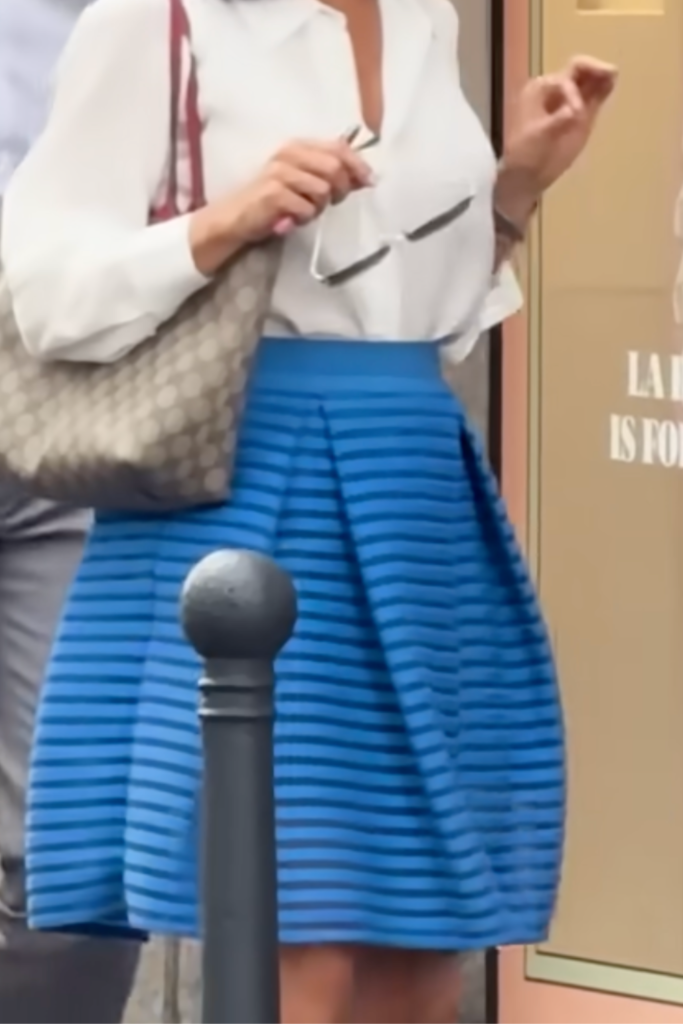 If milan street style has taught us anything its that low effort outfits are actually the most stylish ones The women who look effortlessly chic arent working harder or making more effort Theyre wearing better combinations A formula i see over and over A white top and a skirt Heres how to steal it and