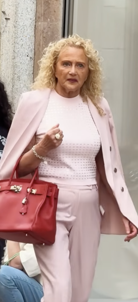 9 examples 3 rules 0 guessing summer outfits are where polish gets tricky You want ease you want clean lines you want outfits to look expensive instead of a flimsy falling apart cotton and you also want to breathe The issue is not your taste Its the math Lighter fabrics less layering and one wrong