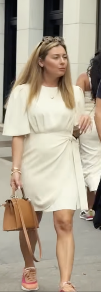 9 examples 3 rules 0 guessing summer outfits are where polish gets tricky You want ease you want clean lines you want outfits to look expensive instead of a flimsy falling apart cotton and you also want to breathe The issue is not your taste Its the math Lighter fabrics less layering and one wrong