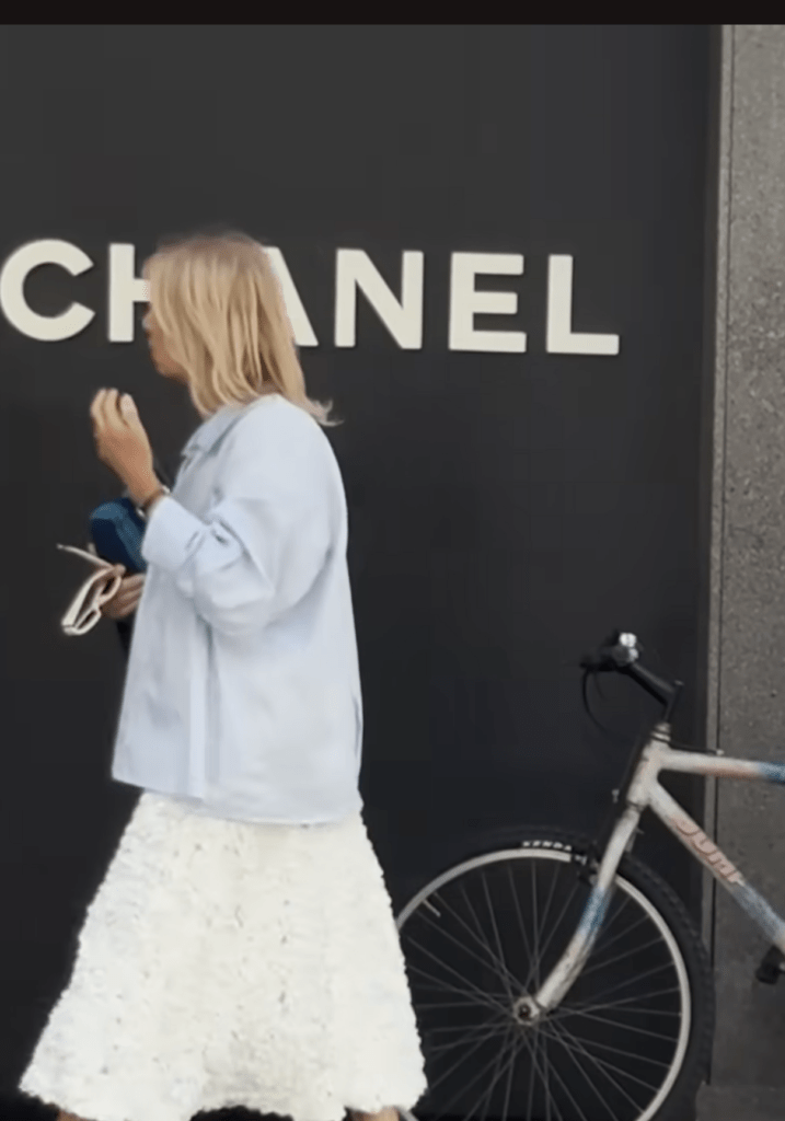 9 examples 3 rules 0 guessing summer outfits are where polish gets tricky You want ease you want clean lines you want outfits to look expensive instead of a flimsy falling apart cotton and you also want to breathe The issue is not your taste Its the math Lighter fabrics less layering and one wrong