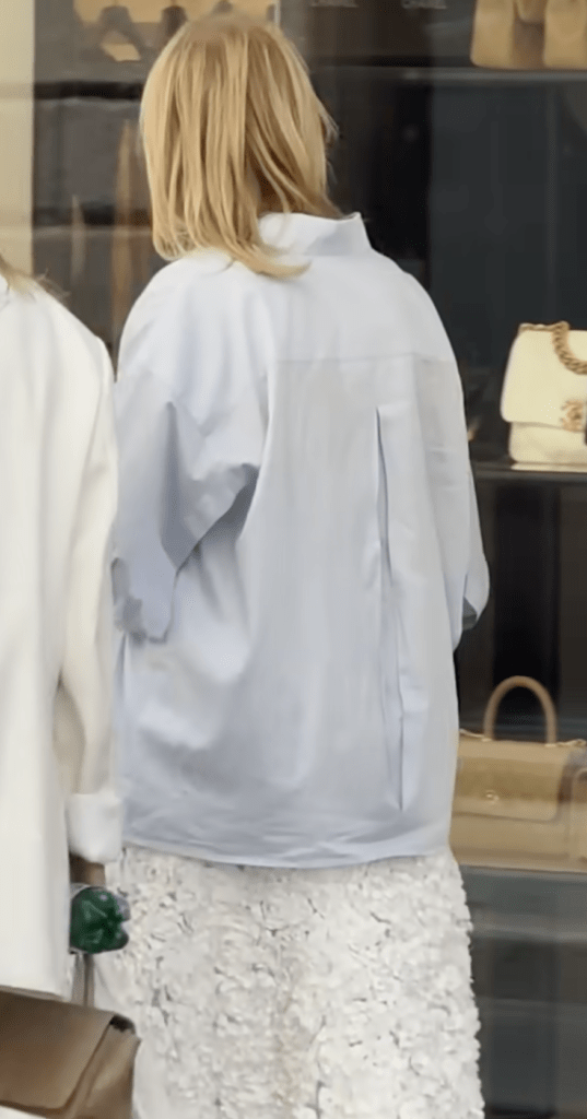 9 examples 3 rules 0 guessing summer outfits are where polish gets tricky You want ease you want clean lines you want outfits to look expensive instead of a flimsy falling apart cotton and you also want to breathe The issue is not your taste Its the math Lighter fabrics less layering and one wrong