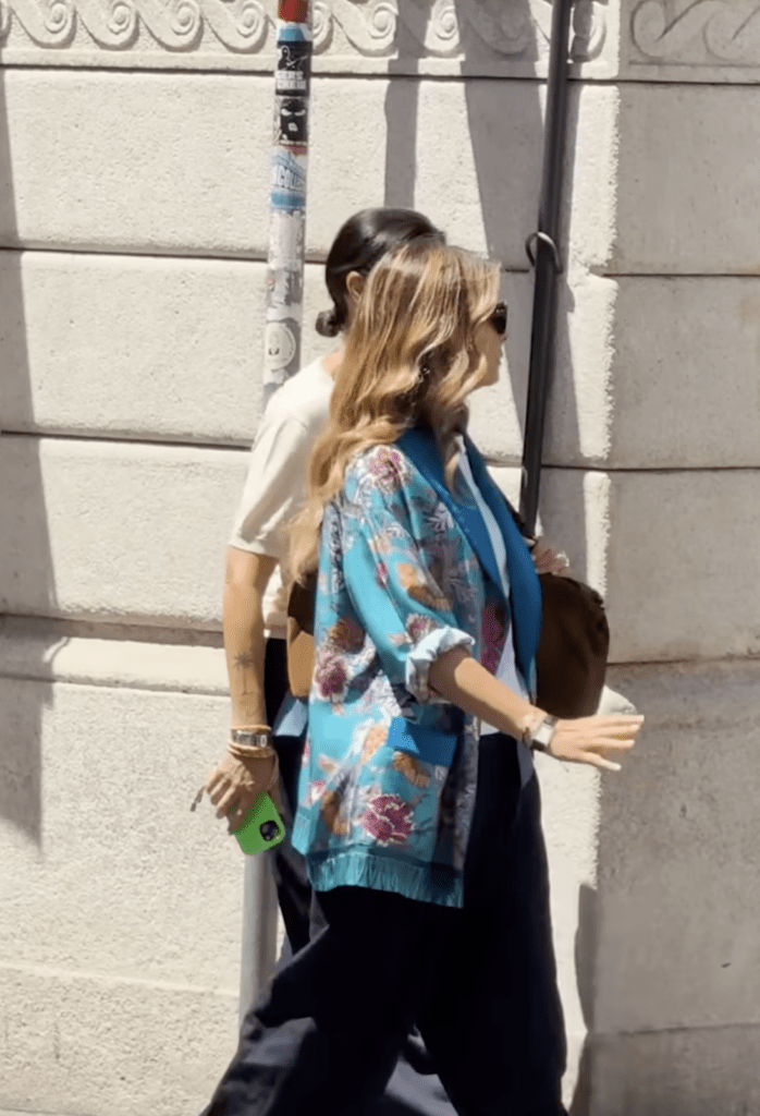 9 examples 3 rules 0 guessing summer outfits are where polish gets tricky You want ease you want clean lines you want outfits to look expensive instead of a flimsy falling apart cotton and you also want to breathe The issue is not your taste Its the math Lighter fabrics less layering and one wrong