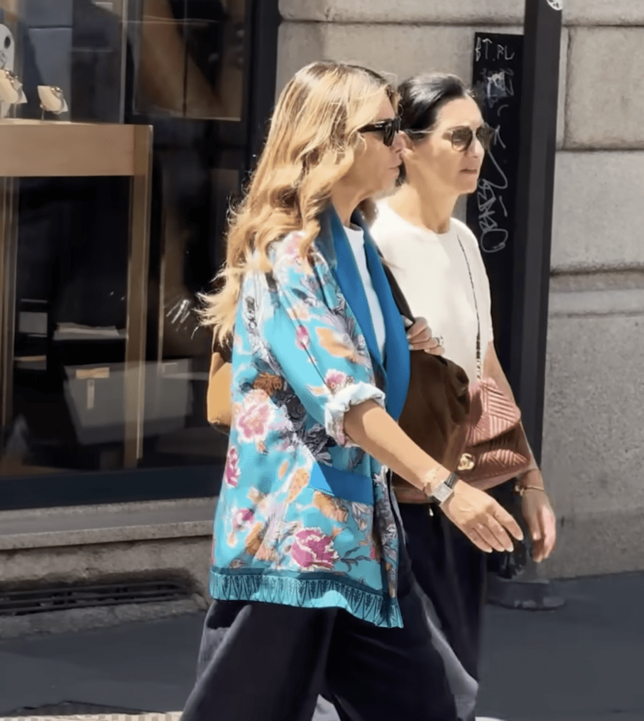 9 examples 3 rules 0 guessing summer outfits are where polish gets tricky You want ease you want clean lines you want outfits to look expensive instead of a flimsy falling apart cotton and you also want to breathe The issue is not your taste Its the math Lighter fabrics less layering and one wrong